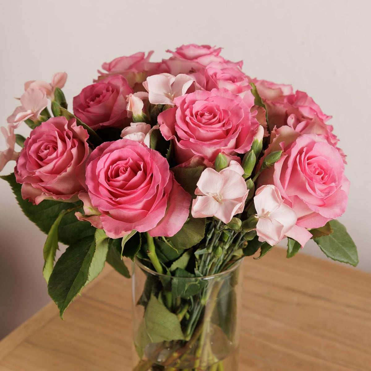 Pink roses bouquet